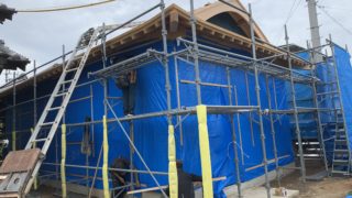 屋根屋さんへバトンタッチ