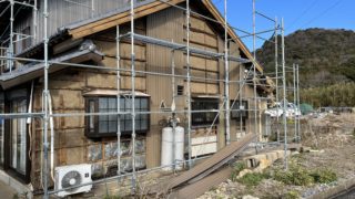 外壁もこの面が最後です。