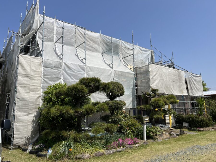 豊川市の外壁塗装施工現場｜ながら・加藤建築