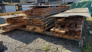 水車の材料の乾燥具合を確認しながら、次の段階へ