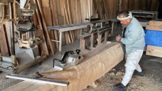 終の棲家「平屋」の小屋組みの丸太の刻みが終わり次の刻みに