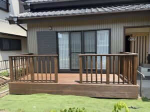 ウッドデッキ